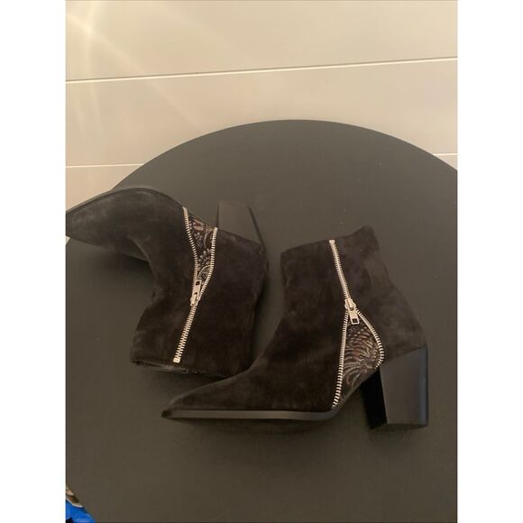 Bos. & cO. Tallon Bootie In Black Suede Size 7 New Without Box Never Worn - Picture 6 of 9